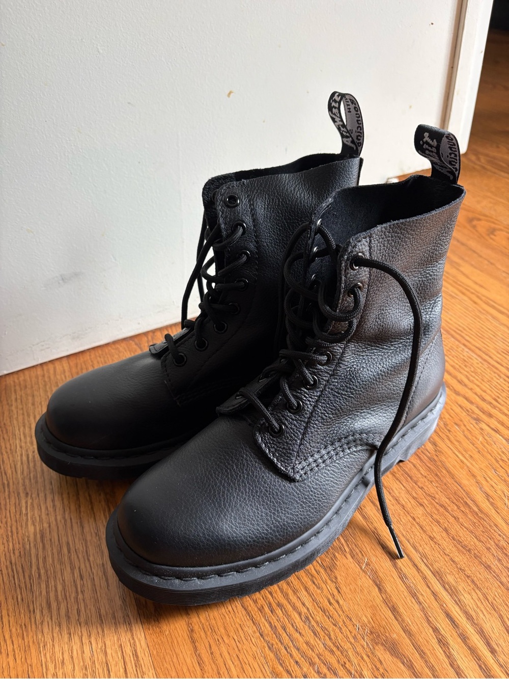 Doc Marten boots ! (Unisex)